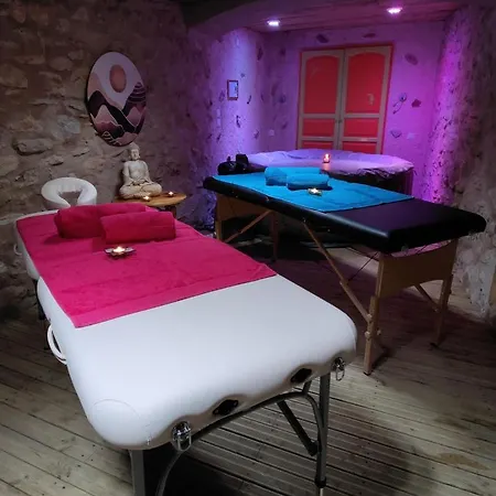 Les Du Mas Peu Del Causse Guest house 4*