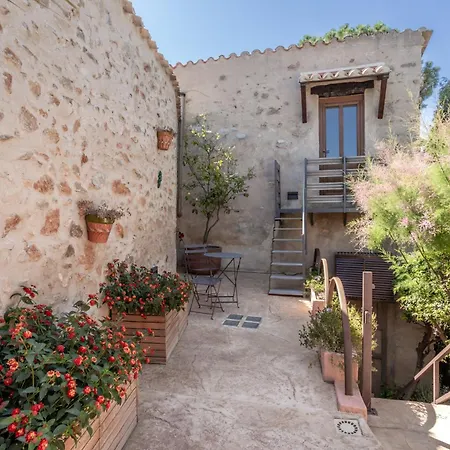 Les Du Mas Peu Del Causse Guest house 4*